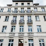 Old Town - River View Apartment, Four Bedrooms - Comfy Apartments *