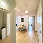 Old Town - River View Apartment, Four Bedrooms - Comfy Apartments Apartamento *