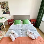 Old Town - River View Apartment, Four Bedrooms - Comfy Apartments *