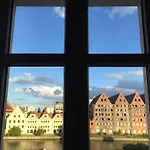 Old Town - River View Apartment, Four Bedrooms - Comfy Apartments *