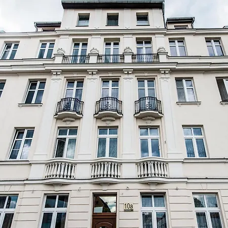 Old Town - River View Apartment, Four Bedrooms - Comfy Apartments *