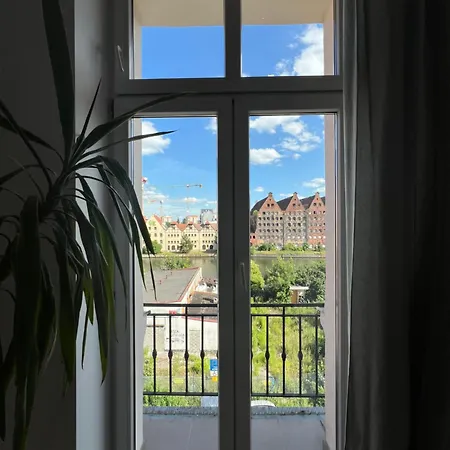 Lts Rent Comfortable River View & Art, Four Apartman
