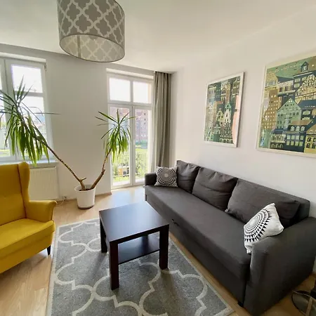 Old Town - River View Apartment, Four Bedrooms - Comfy Apartament *