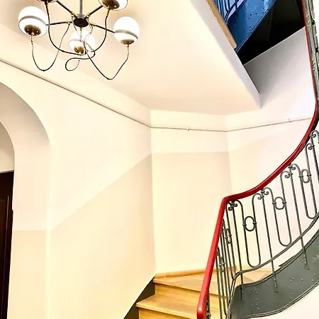 Lts Rent Comfortable River View & Art, Four Apartman *
